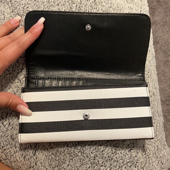 Kut From The Kloth wallet - Picture 2 of 5